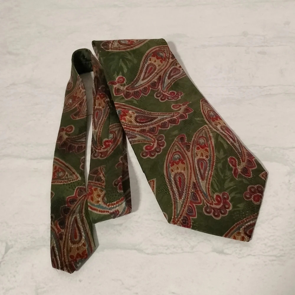 AQUASCUTUM OF LONDON VINTAGE SILK NECKTIE TIE PAISLEY HAND SEWN - Picture 9 of 9